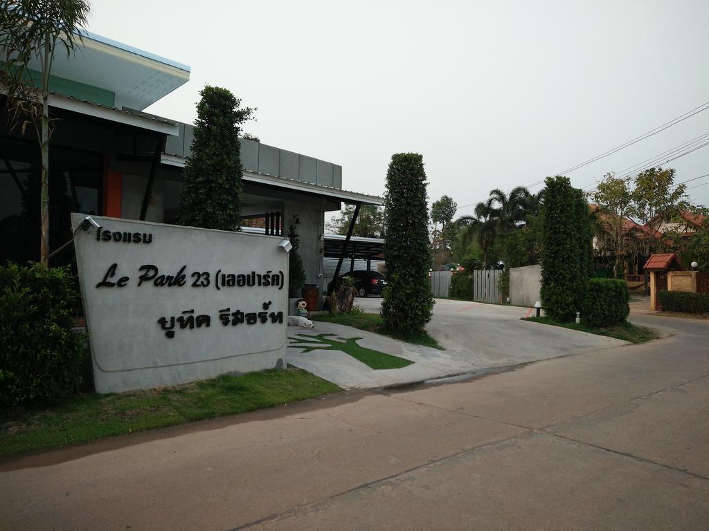 Le Park 23 Boutique Resort Roi Et Exterior photo