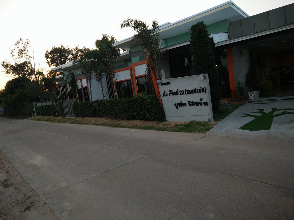 Le Park 23 Boutique Resort Roi Et Exterior photo