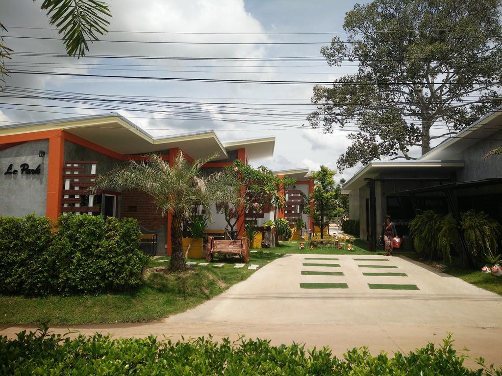 Le Park 23 Boutique Resort Roi Et Exterior photo